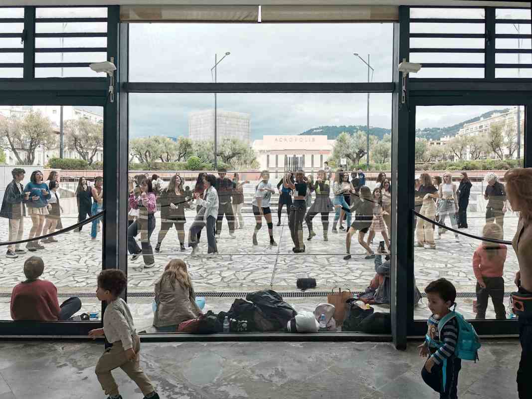 Children dancing at the MAMAC Children dancing at the MAMAC