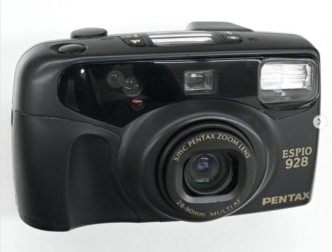 I’m a sucker for good film gear and the Pentax Espio 928 is a cracker!