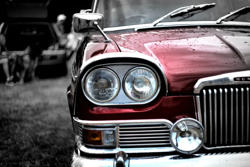 A focused study of the Humber Super Snipe’s front end, showing its vertical chrome grille, twin headlamps and contoured bonnet by artist Charles David